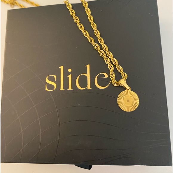 Slide jewels gold necklace with circle pendent - Picture 4 of 14